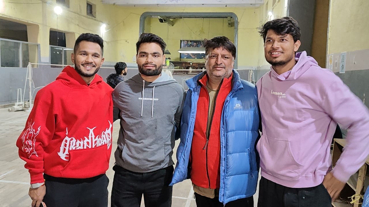 नैनीताल पहुंचे भारतीय क्रिकेट टीम के खिलाड़ी रिंकु सिंह, बाबा नीब करौरी का आशीर्वाद लेने जाएंगे कैंची धाम…