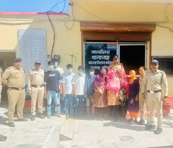 हेल्थ क्लब की आड़ में चल रहा था देह व्यापार का धंधा , पुलिस ने किया भंडाफोड़….