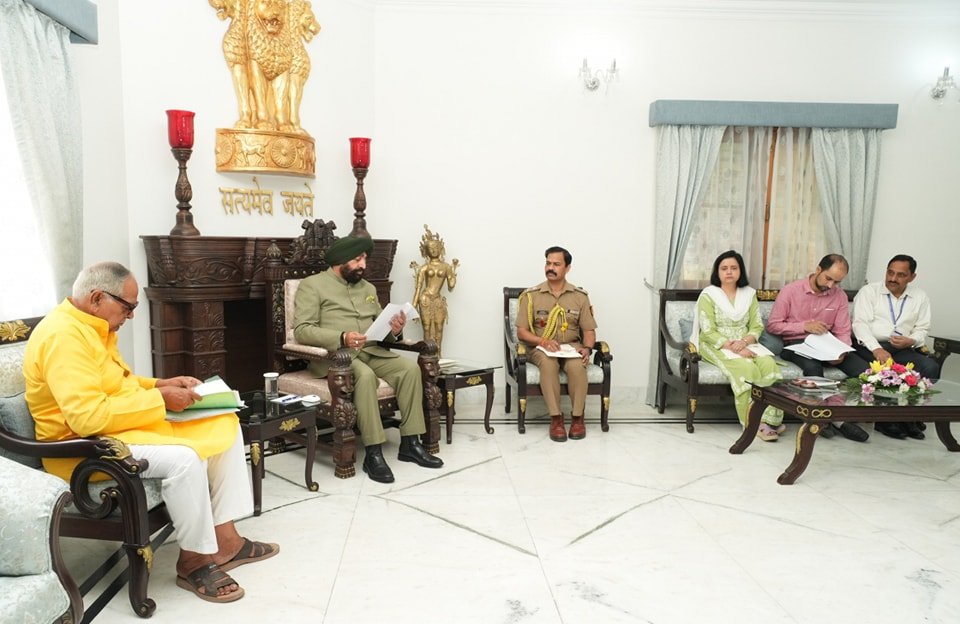 पूर्व सैनिकों और आम नागरिकों की समस्याओं पर राज्यपाल ने दिए त्वरित समाधान के निर्देश….