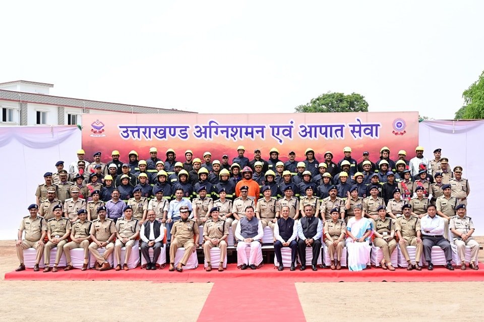 अग्निशमन सेवा सप्ताह कार्यक्रम में शामिल हुए सीएम धामी , अग्निशमन कर्मियों को किया सम्मानित…. अग्निशमन सेवा सप्ताह कार्यक्रम में शामिल हुए सीएम धामी , अग्निशमन कर्मियों को किया सम्मानित….