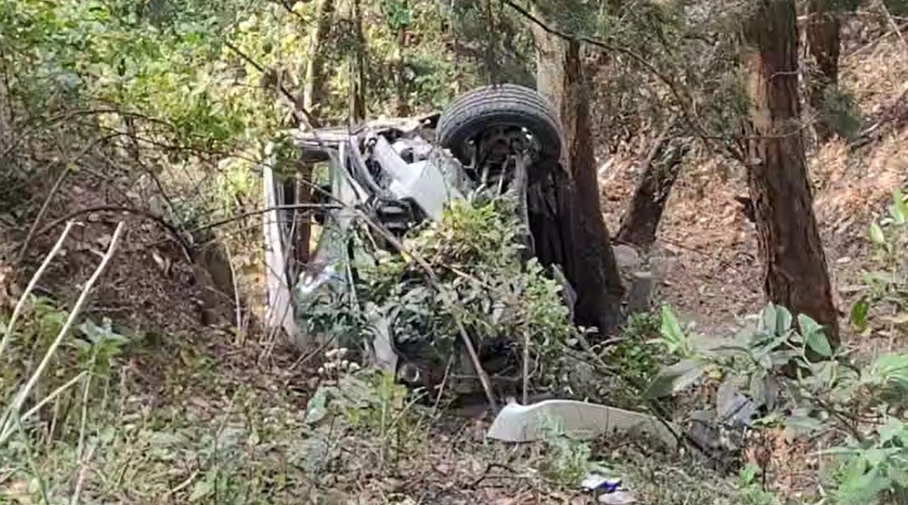 स्कॉर्पियो खाई में गिरने से 71 वर्षीय महिला की मौत , बेटा घायल…. स्कॉर्पियो खाई में गिरने से 71 वर्षीय महिला की मौत , बेटा घायल….