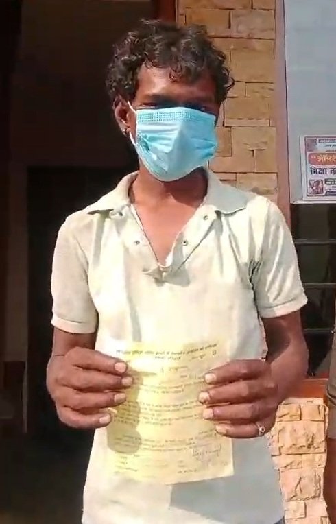 हर की पैड़ी के पास रिक्शा चालक ने किया खतरनाक स्टंट , वीडियो वायरल, पुलिस ने काटा चालान…. हर की पैड़ी के पास रिक्शा चालक ने किया खतरनाक स्टंट , वीडियो वायरल, पुलिस ने काटा चालान….