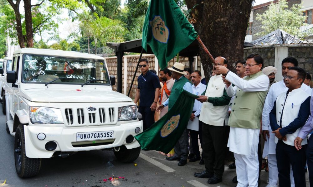 वन विभाग को मिली नई ताकत , धामी ने हरी झंडी दिखाकर रवाना किए वन्यजीव सुरक्षा वाहन…..