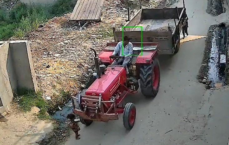 ट्रैक्टर-ट्रॉली की चपेट में आने से डेढ़ साल के मासूम की मौत, ड्राइवर फरार… ट्रैक्टर-ट्रॉली की चपेट में आने से डेढ़ साल के मासूम की मौत, ड्राइवर फरार…