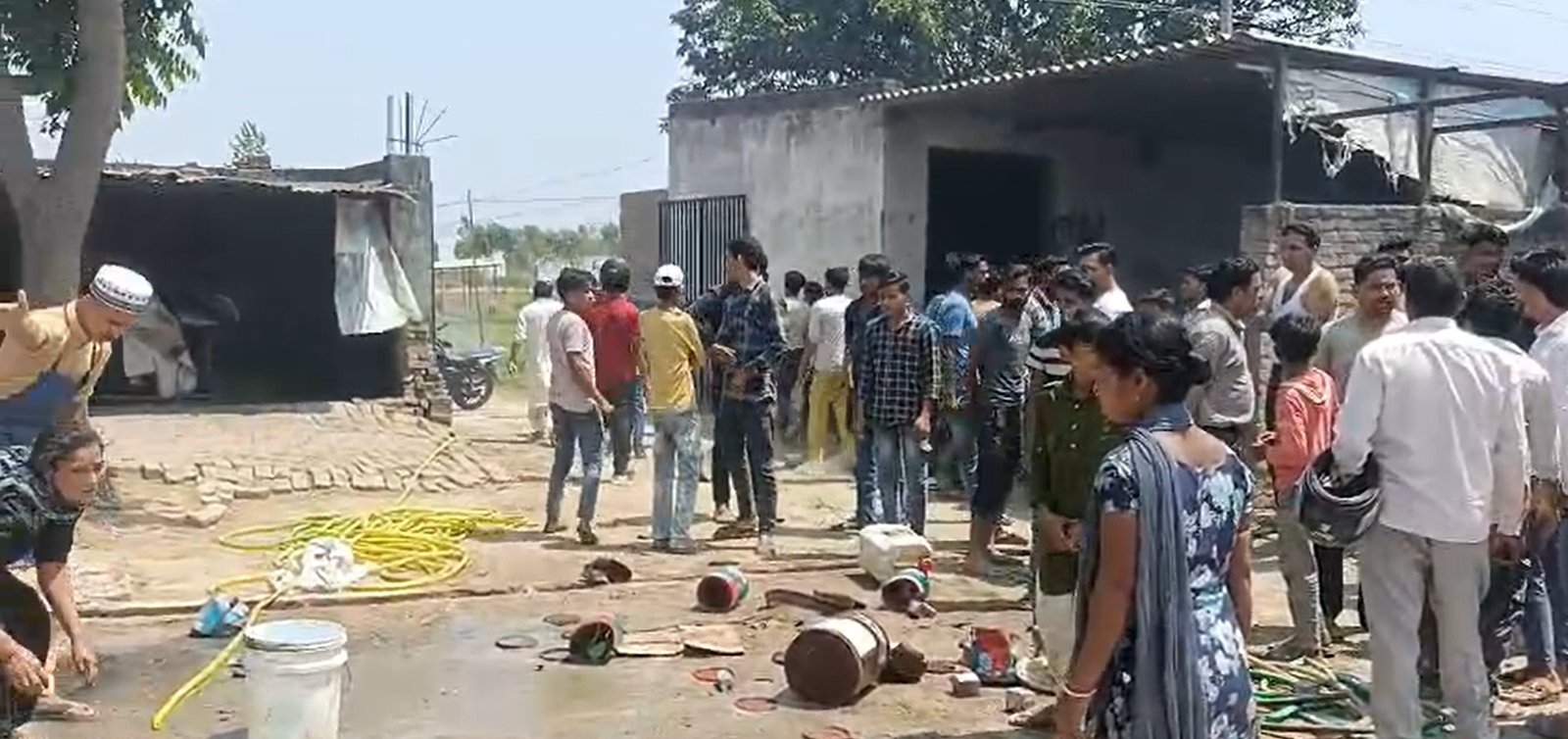 हरिद्वार के पथरी थाना क्षेत्र में जोरदार धमाका, दो लोग गंभीर रूप से घायल…. हरिद्वार के पथरी थाना क्षेत्र में जोरदार धमाका, दो लोग गंभीर रूप से घायल….