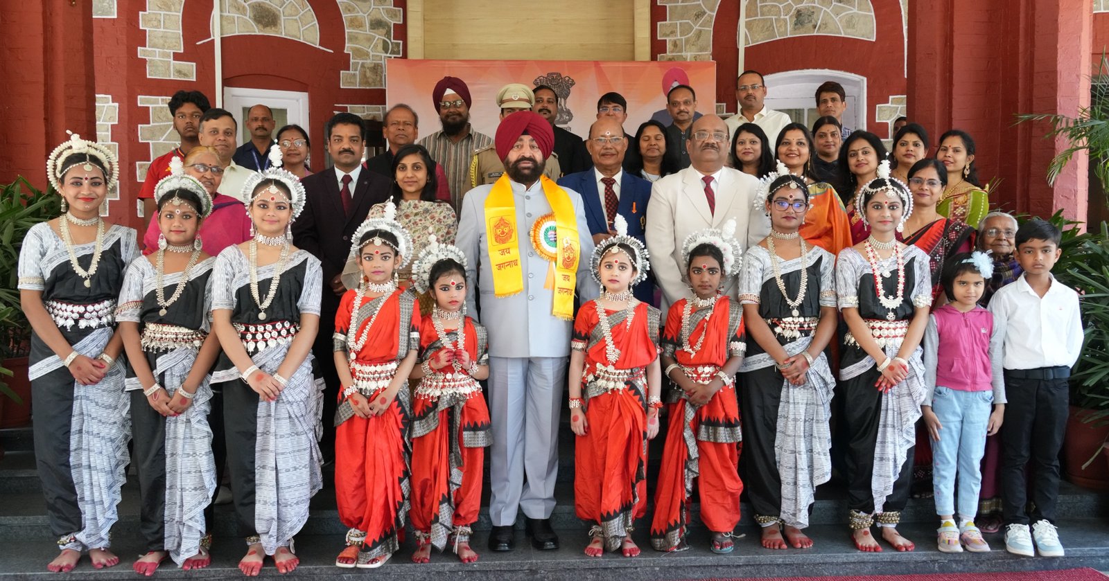 राजभवन में आयोजित हुआ ओडिशा स्थापना दिवस कार्यक्रम , राज्पपाल ने दी शुभकामनाएं…..