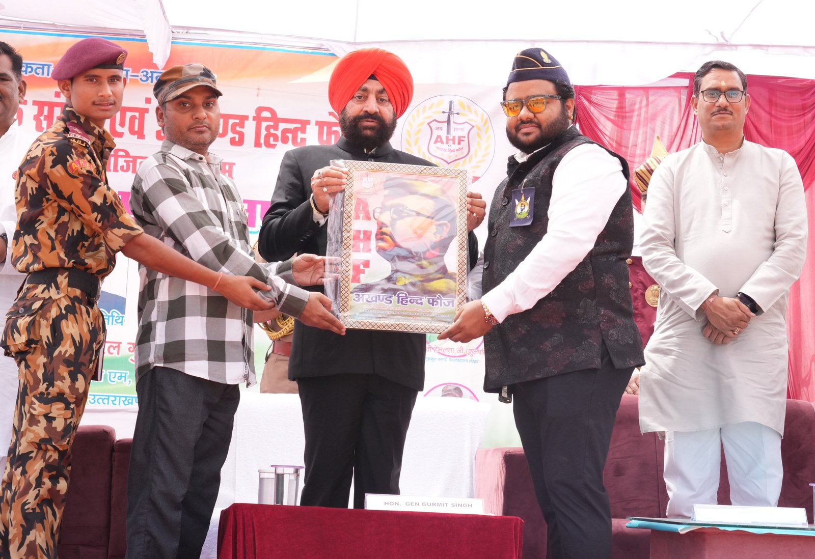 राज्यपाल गुरमीत सिंह ने अखण्ड हिन्द फौज की बालिकाओं के योगदान की सराहना की, हरिद्वार में आयोजित राष्ट्रीय सैनिक संस्था के कार्यक्रम में दिए प्रेरणादायक संदेश ! राज्यपाल गुरमीत सिंह ने अखण्ड हिन्द फौज की बालिकाओं के योगदान की सराहना की, हरिद्वार में आयोजित राष्ट्रीय सैनिक संस्था के कार्यक्रम में दिए प्रेरणादायक संदेश !
