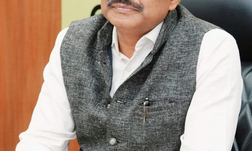 मुख्य सचिव आनन्द बर्द्धन ने विभिन्न विषयों पर की बैठक , मलिन बस्तियों के पुर्नवास के लिए ठोस कार्ययोजना बनाने का दिया आदेश….