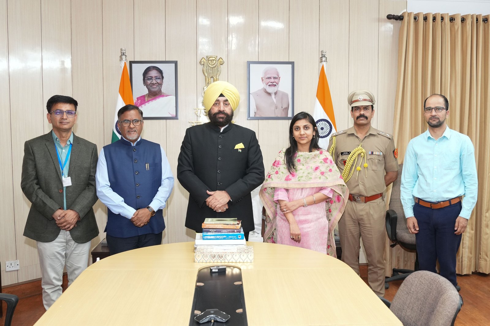 कुमाऊं विश्वविद्यालय द्वारा तैयार की जा रही पारंपरिक हर्बल चाय , राज्यपाल के समक्ष किया गया शोध कार्य प्रस्तुतीकरण….. कुमाऊं विश्वविद्यालय द्वारा तैयार की जा रही पारंपरिक हर्बल चाय , राज्यपाल के समक्ष किया गया शोध कार्य प्रस्तुतीकरण…..