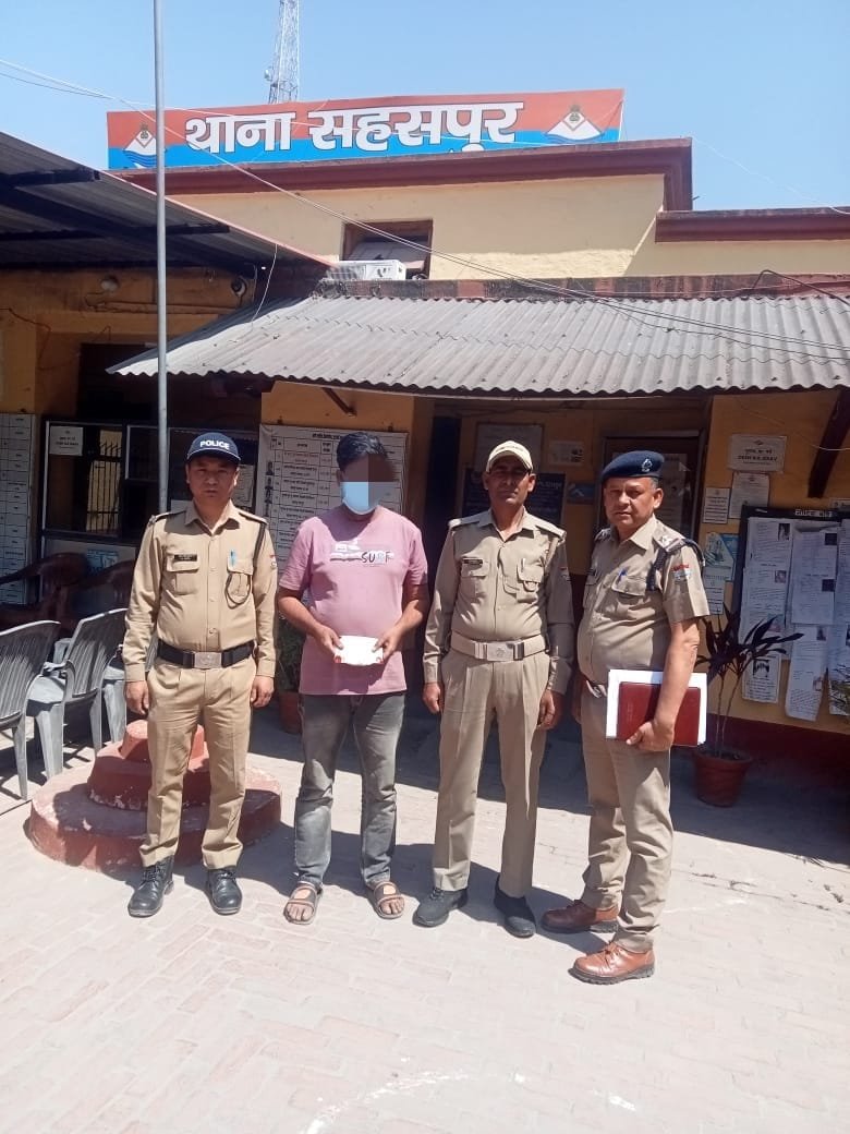 स्मैक तस्करी का फिल्मी फॉर्मूला फेल , सहसपुर पुलिस के हत्थे चढ़ा तस्कर ,51.45 ग्राम अवैध स्मैक बरामद….