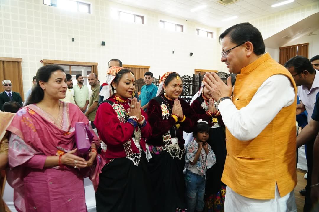 मुख्यमंत्री आवास में जनजाति सलाहकार परिषद ने मुख्यमंत्री धामी से की भेंट, महासू महाराज मंदिर के मास्टर प्लान को लेकर किया धन्यवाद…