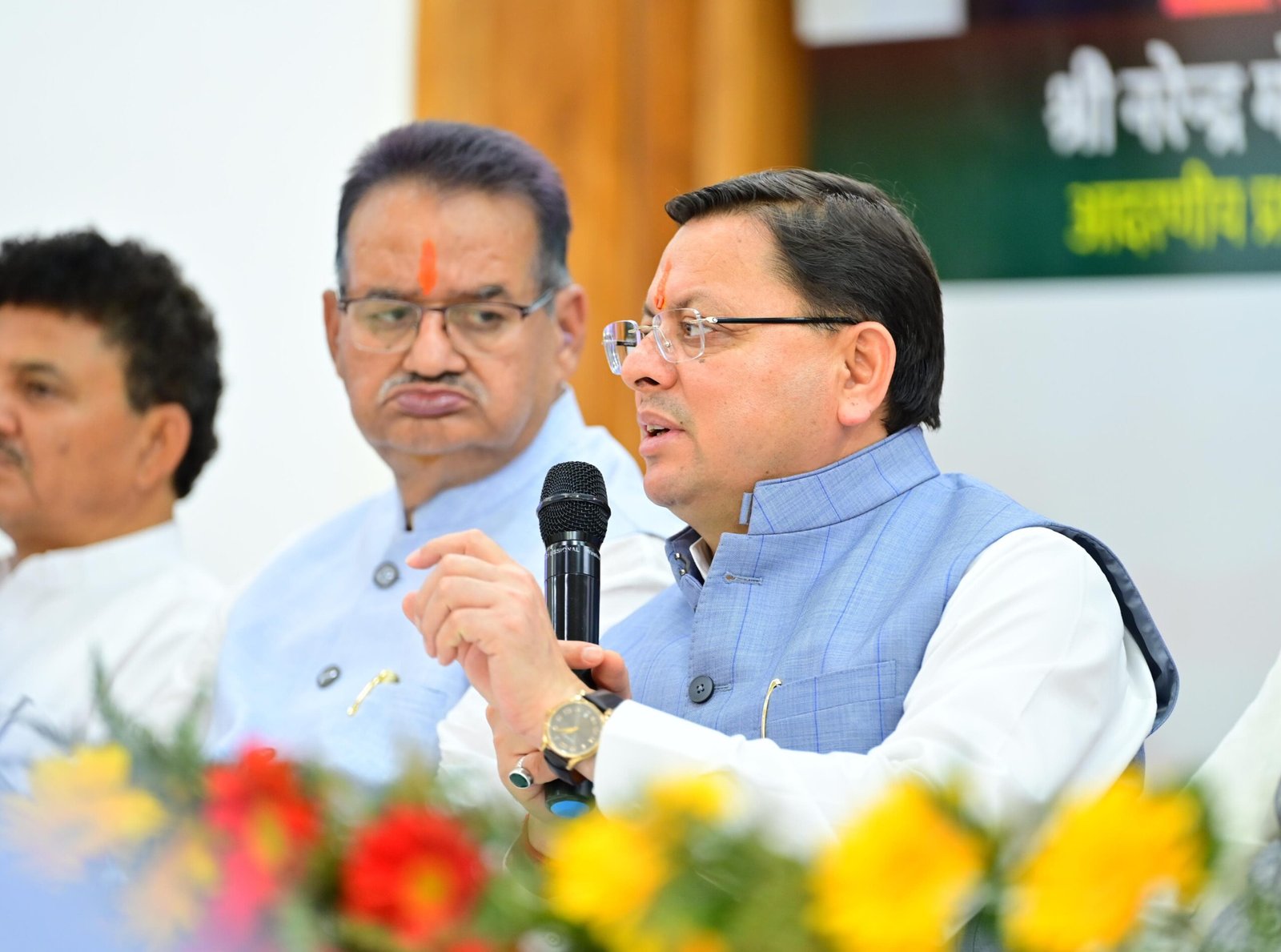 होम स्टे पर आयोजित कार्यक्रम में शामिल हुए सीएम धामी , होमस्टे संचालकों से की बातचीत… होम स्टे पर आयोजित कार्यक्रम में शामिल हुए सीएम धामी , होमस्टे संचालकों से की बातचीत…