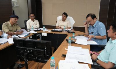 डिएम नितिन सिंह भदौरिया ने मासिक स्टाफ की ली बैठक , लम्बित वादों को त्वरित निस्तारण करने के दिए निर्देश……