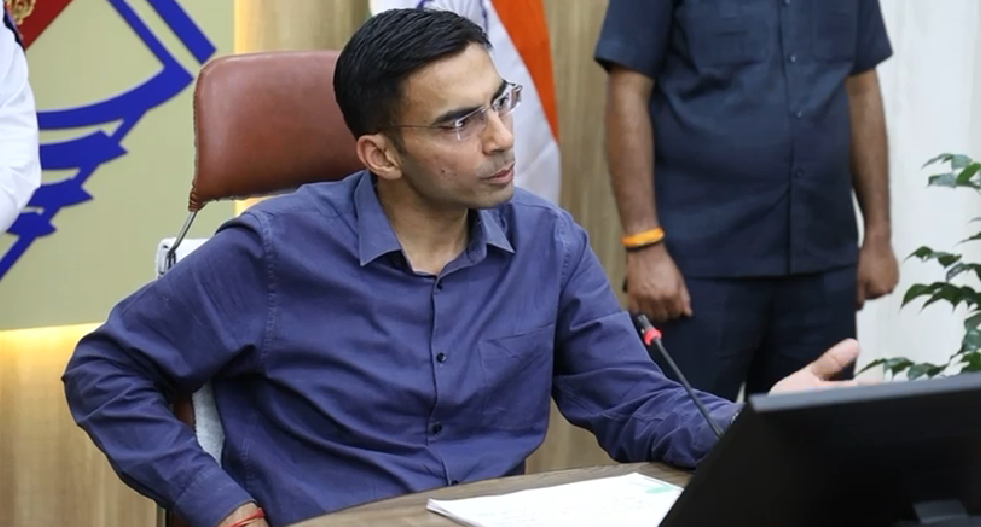 जिलाधिकरी सविन बसंल ने समीक्षा ली बैठक , एसडीएम व तहसीलदारों को दिए कड़े निर्देश….