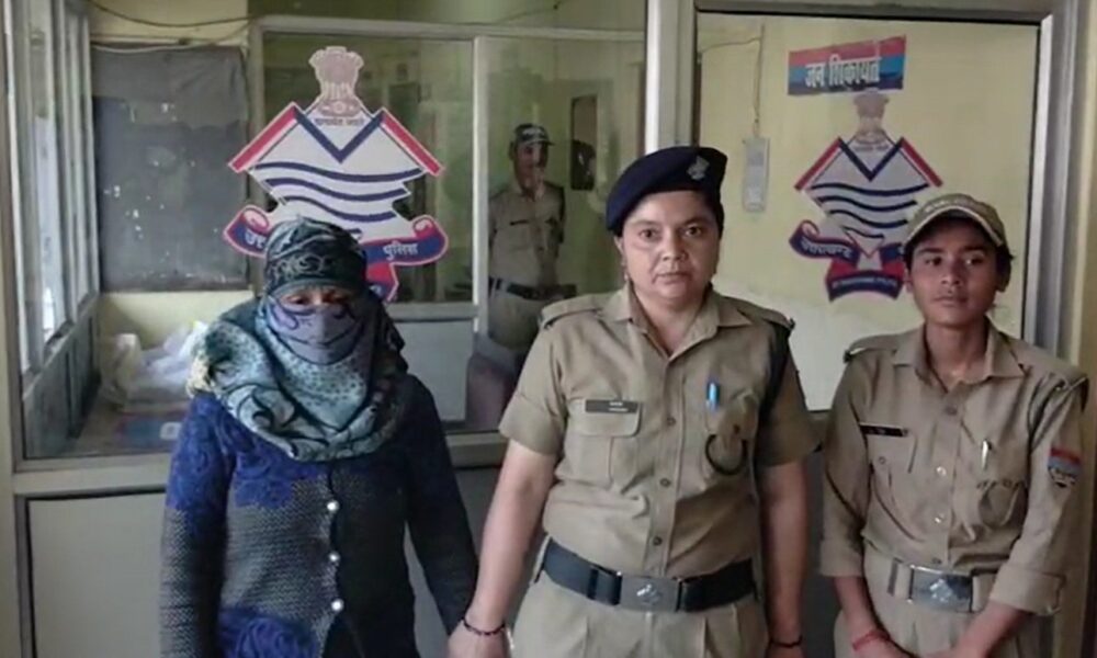 महिला से बरामद हुआ 3 किलो गांजा , पुलिस ने एनडीपीएस एक्ट में किया चालान….