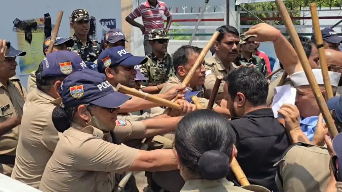 रामनगर में कांग्रेस कार्यालय को लेकर हंगामा, पूर्व विधायक रणजीत रावत ने पुलिस प्रशासन पर लगाए गंभीर आरोप….