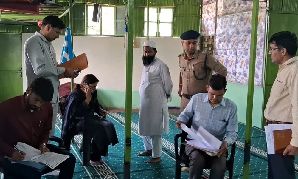बिना पंजीकरण संचालित मदरसा सील, प्रशासन की संयुक्त टीम की कार्रवाई………..