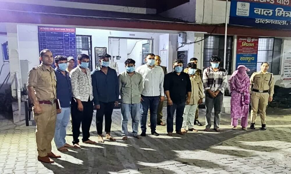 नवोदय विद्यालय समिति की परीक्षा में ब्लूटूथ डिवाइस के साथ 17 अभ्यर्थी पकड़े गए