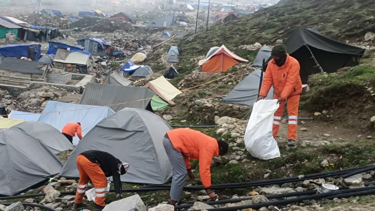केदारनाथ यात्रा में स्वच्छता की नई मिसाल, रात-दिन जुटे 250 से अधिक पर्यावरण मित्र, 30 कुंतल कूड़े का हुआ निस्तारण… केदारनाथ यात्रा में स्वच्छता की नई मिसाल, रात-दिन जुटे 250 से अधिक पर्यावरण मित्र, 30 कुंतल कूड़े का हुआ निस्तारण…