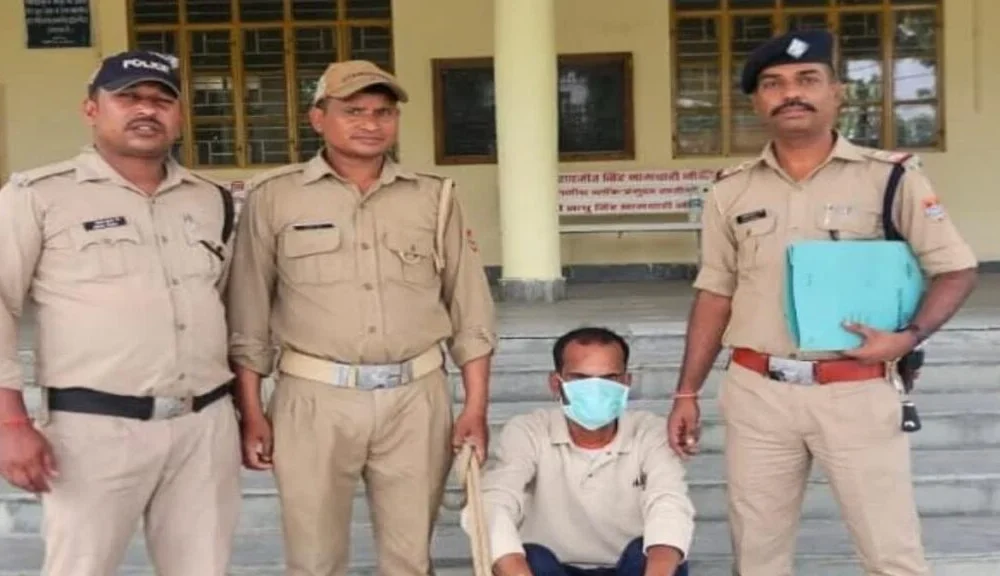 ओमान से लौटे युवक की आत्महत्या का राज़ खुला, पत्नी की निजी फोटो से कर रहा था ब्लैकमेल, आरोपी गिरफ्तार…