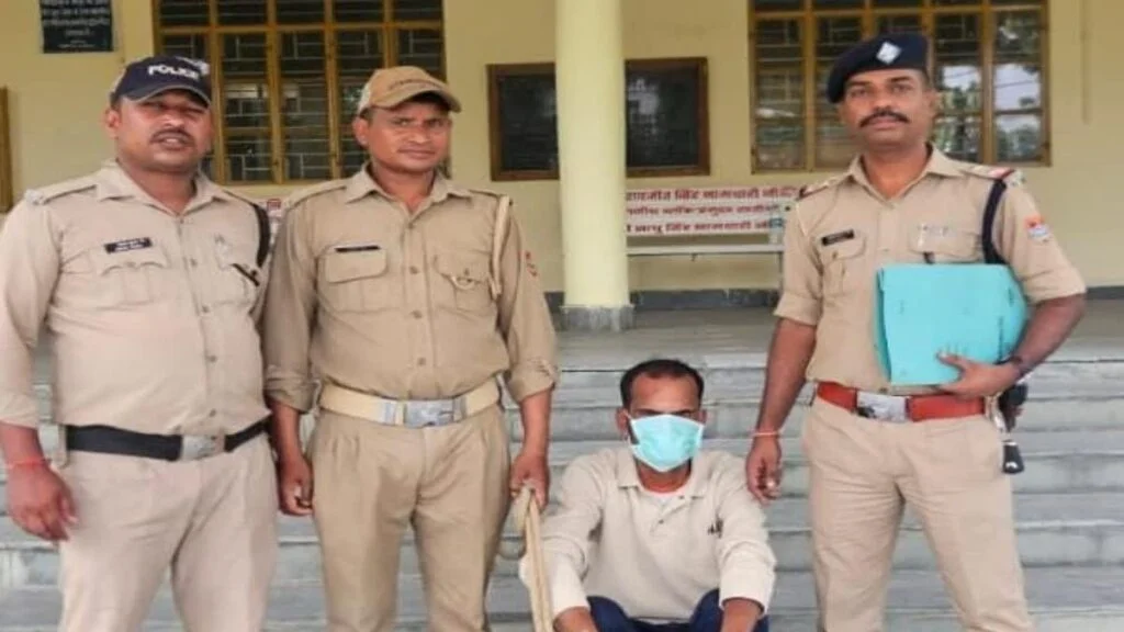 ओमान से लौटे युवक की आत्महत्या का राज़ खुला, पत्नी की निजी फोटो से कर रहा था ब्लैकमेल, आरोपी गिरफ्तार… ओमान से लौटे युवक की आत्महत्या का राज़ खुला, पत्नी की निजी फोटो से कर रहा था ब्लैकमेल, आरोपी गिरफ्तार…