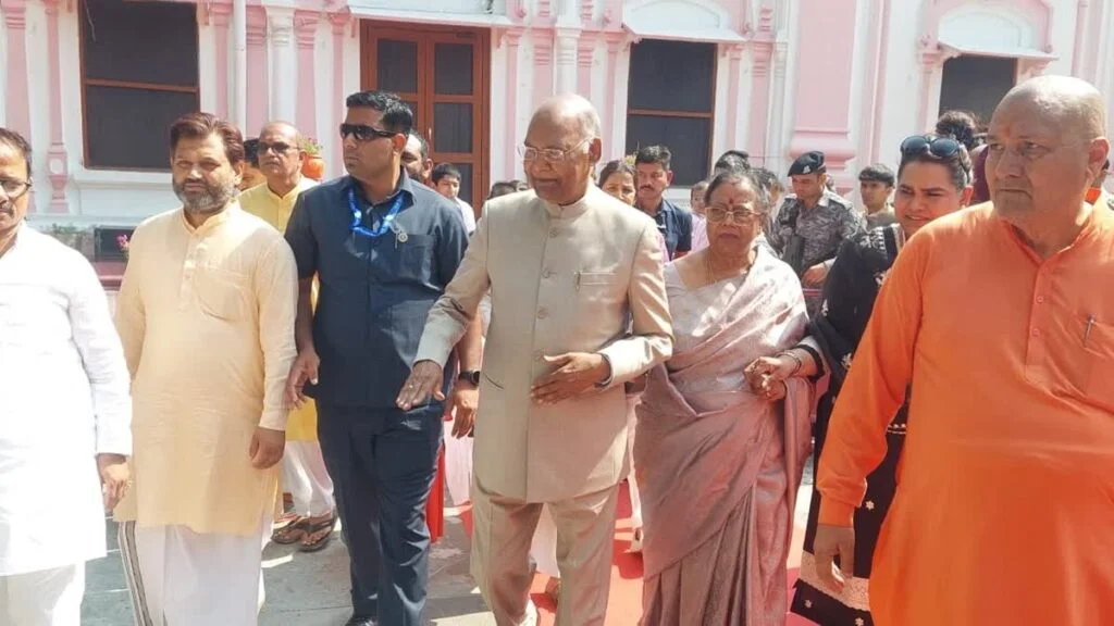 हरिद्वार पहुंचे पूर्व राष्ट्रपति रामनाथ कोविंद, बोले– वन नेशन वन इलेक्शन से दोगुना होगा विकास… हरिद्वार पहुंचे पूर्व राष्ट्रपति रामनाथ कोविंद, बोले– वन नेशन वन इलेक्शन से दोगुना होगा विकास…
