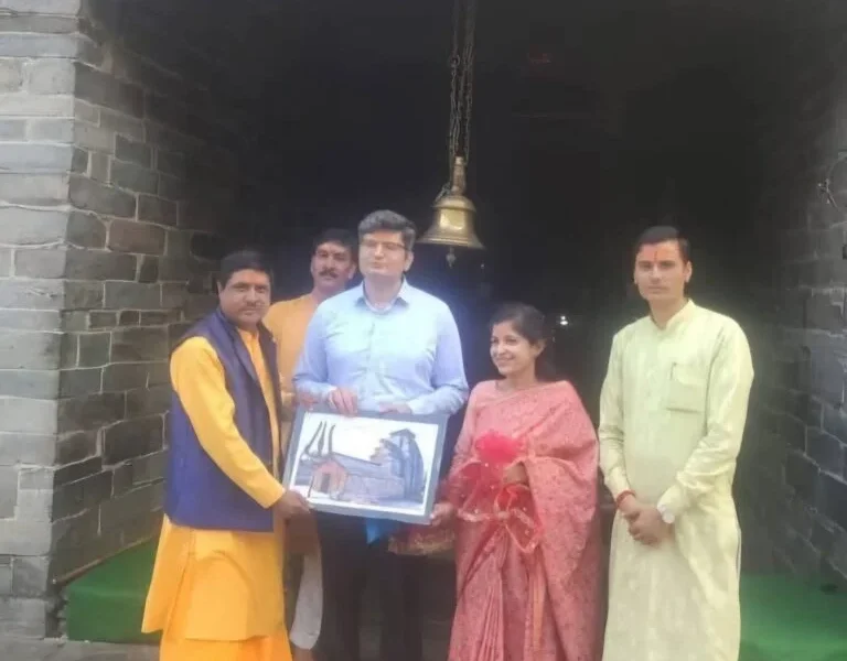 चमोली डीएम संदीप तिवारी ने सादगी से रचाई शादी, समाज को दिया गहरा संदेश…………..