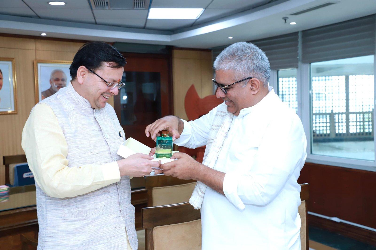 मुख्यमंत्री धामी ने पर्यावरण मंत्री भूपेंद्र यादव से की भेट भेंट, जलविद्युत परियोजना समेत तीन प्रस्तावों पर मांगी स्वीकृति… मुख्यमंत्री धामी ने पर्यावरण मंत्री भूपेंद्र यादव से की भेट भेंट, जलविद्युत परियोजना समेत तीन प्रस्तावों पर मांगी स्वीकृति…