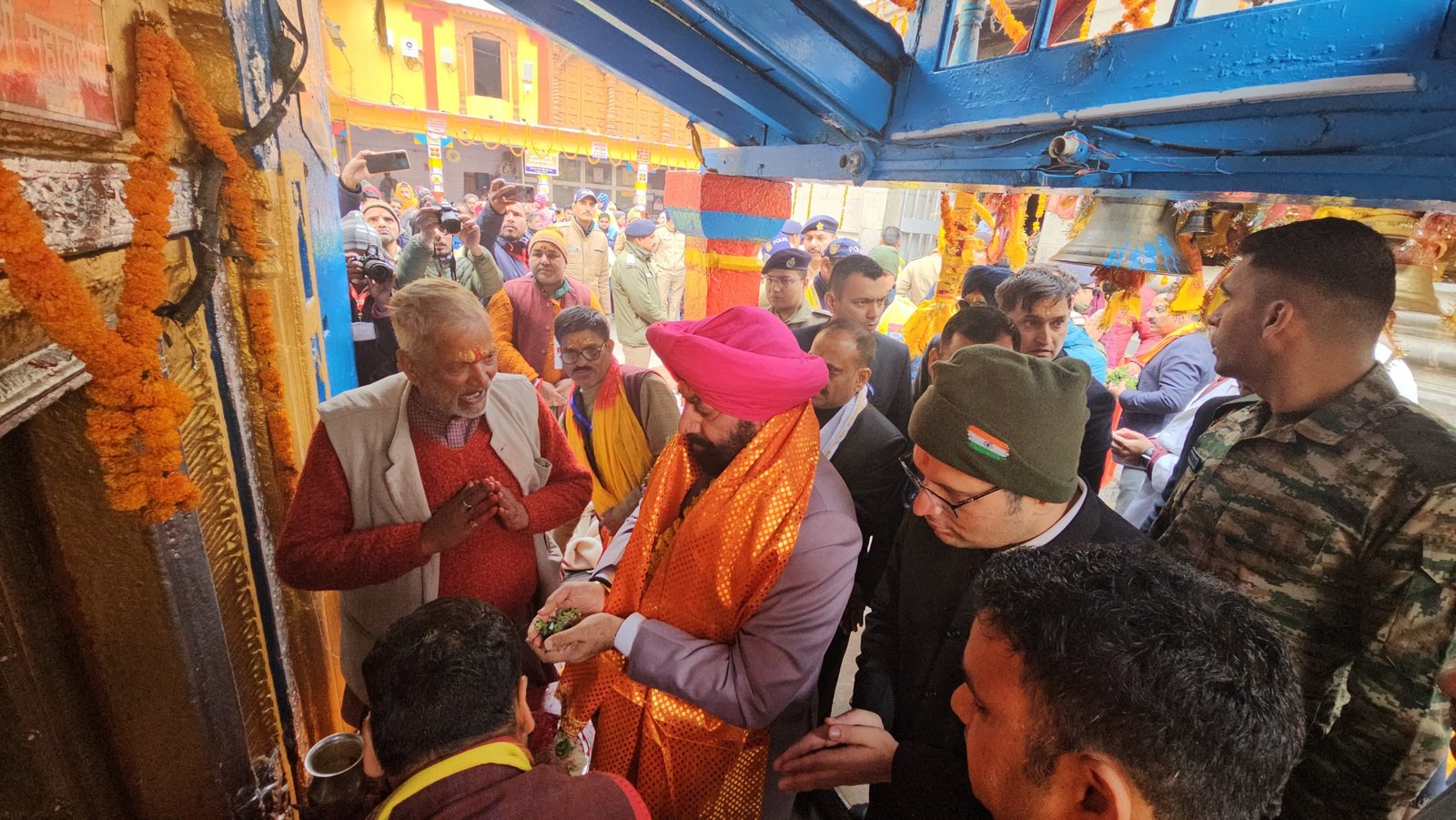राज्यपाल गुरमीत सिंह ने बदरीनाथ में की विशेष पूजा, देश-प्रदेश के कल्याण की प्रार्थना की… राज्यपाल गुरमीत सिंह ने बदरीनाथ में की विशेष पूजा, देश-प्रदेश के कल्याण की प्रार्थना की…