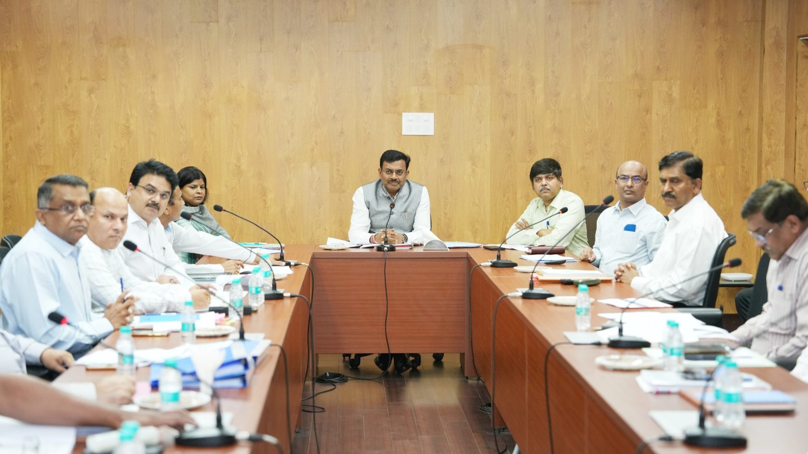 तीनों निगमों को समयबद्ध परियोजना निष्पादन और दीर्घकालिक रणनीति पर फोकस…….. तीनों निगमों को समयबद्ध परियोजना निष्पादन और दीर्घकालिक रणनीति पर फोकस……..