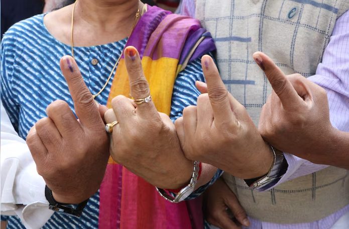 सरकार की निगाह राजभवन में अटके अध्यादेश पर, चुनावी अधिसूचना इसी माह संभव…..