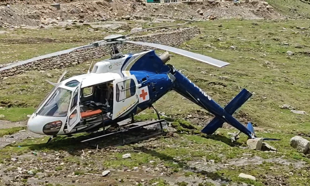 एम्स हॉस्पिटल का हेली एंबुलेंस दुर्घटनाग्रस्त, पायलट की सूझबूझ से डॉक्टरों की बची जान….