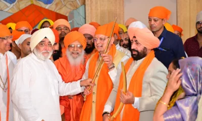 सीएम धामी और राज्यपाल ने हेमकुंड साहिब यात्रा के पहले जत्थे को दिखाई हरी झंडी |