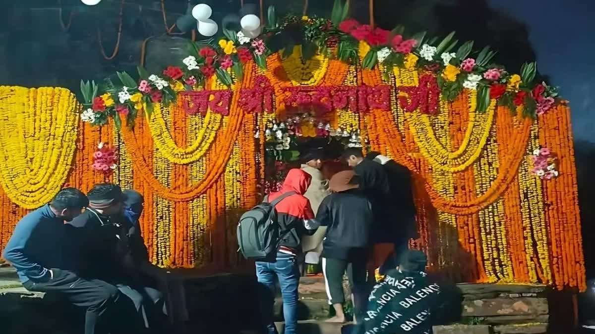 रुद्रनाथ मंदिर के कपाट विधिविधान से खुले, 500 से अधिक श्रद्धालु बने साक्षी… रुद्रनाथ मंदिर के कपाट विधिविधान से खुले, 500 से अधिक श्रद्धालु बने साक्षी…