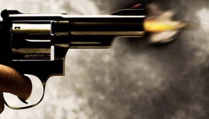 लक्सर में पुरानी रंजिश ने लिया खूनी रूप, फायरिंग में युवक गंभीर रूप से घायल…… लक्सर में पुरानी रंजिश ने लिया खूनी रूप, फायरिंग में युवक गंभीर रूप से घायल……