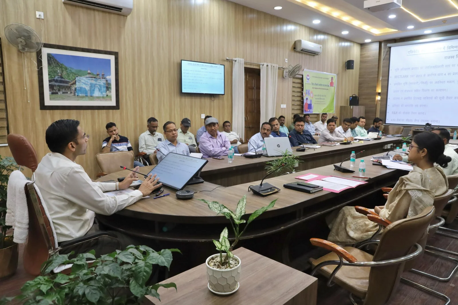 एलिवेटेड कॉरिडोर परियोजना पर जिलाधिकारी सविन बंसल का निर्देश – अब एक ही स्थान पर कार्य करेंगे एसडीएम और नोडल अधिकारी….