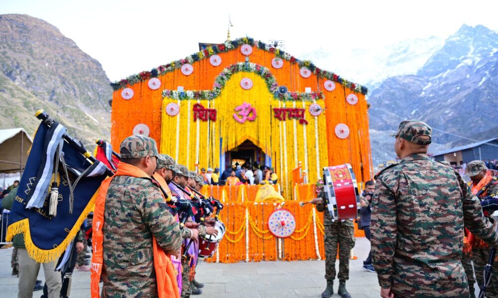 मंत्र उच्चारण के बीच विधि-विधान से खुले ग्यारहवें ज्योर्तिलिंग श्री केदारनाथ धाम के कपाट।