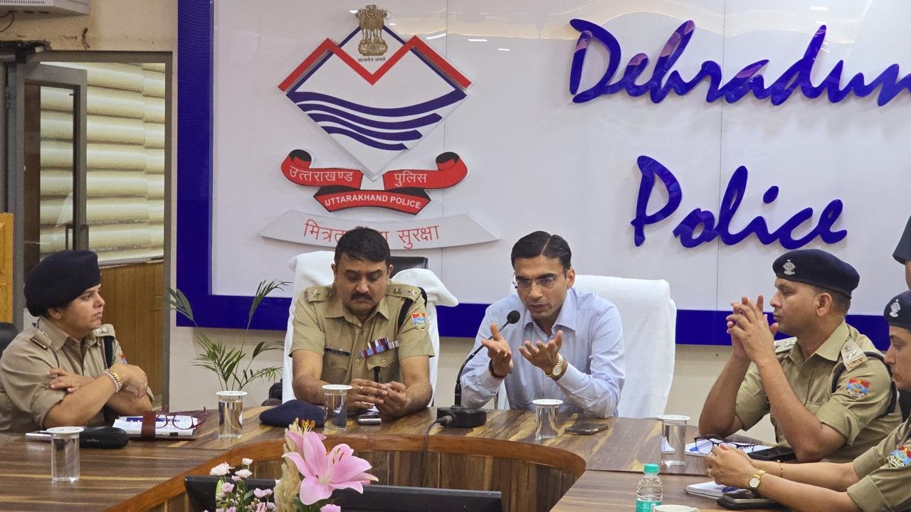 देहरादून में अधिकारियों की बैठक, सुरक्षा व्यवस्था और आपात स्थिति से निपटने की तैयारियों पर गहरी चर्चा… देहरादून में अधिकारियों की बैठक, सुरक्षा व्यवस्था और आपात स्थिति से निपटने की तैयारियों पर गहरी चर्चा…