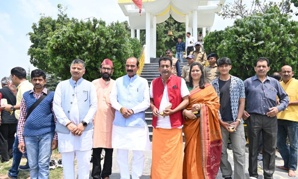 पिथौरागढ़ में केंद्रीय राज्य मंत्री अजय टम्टा ने मोबाइल हेल्थ यूनिट का किया शुभारंभ….