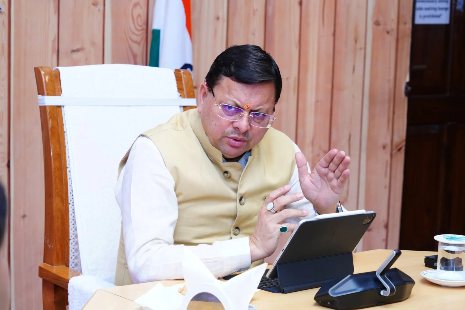 भ्रष्टाचार और धर्मांतरण पर सख्त सीएम धामी, 1064 नंबर के प्रचार और सतर्कता अभियान के निर्देश| भ्रष्टाचार और धर्मांतरण पर सख्त सीएम धामी, 1064 नंबर के प्रचार और सतर्कता अभियान के निर्देश|