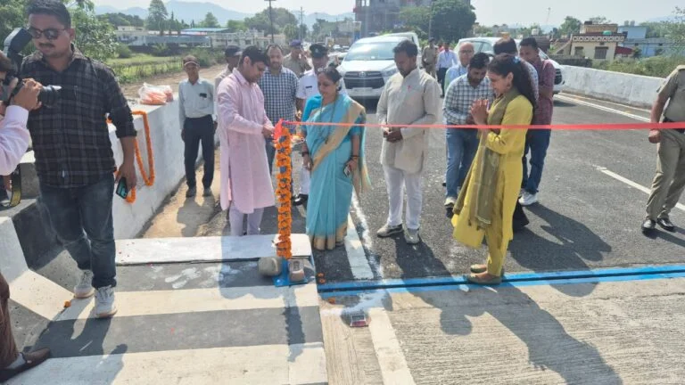 मालन नदी पर बना नया पुल आम जनता के लिए खुला, विधानसभा अध्यक्ष ऋतु खंडूड़ी ने किया लोकार्पण….