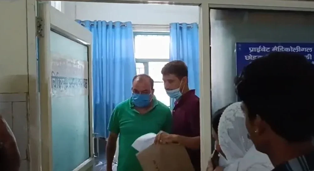 कालसी में पटवारी 2 हजार की रिश्वत लेते रंगे हाथों गिरफ्तार, नोट निगलने की भी की कोशिश…..