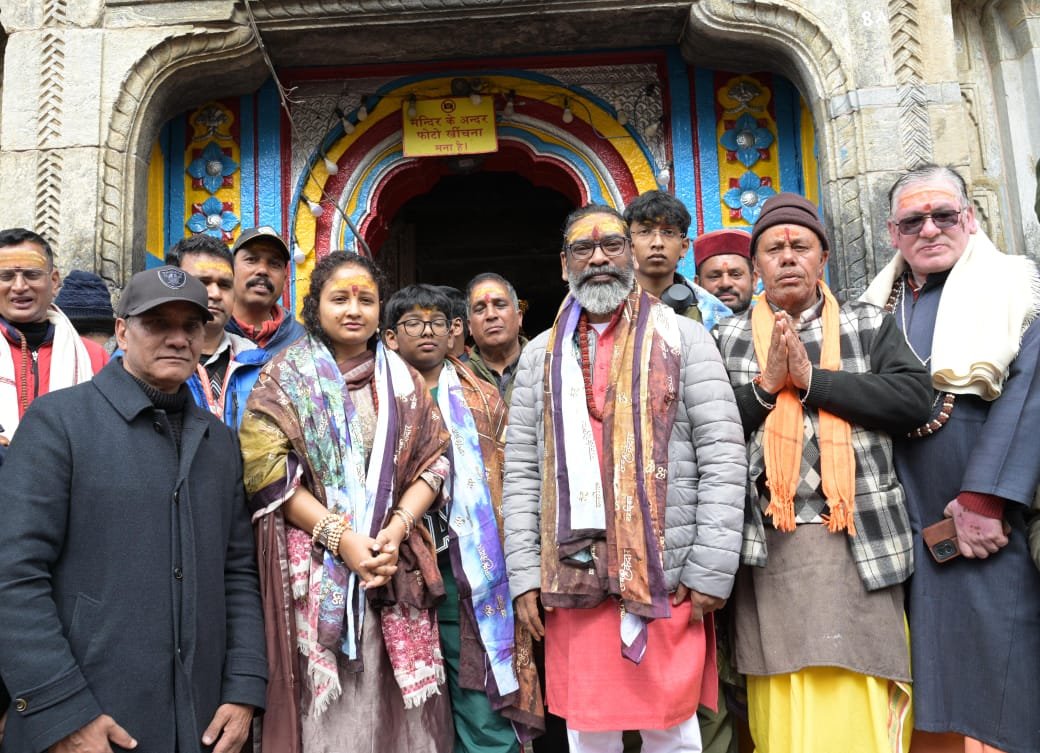 झारखंड के मुख्यमंत्री हेमंत सोरेन परिवार संग पहुंचे केदारनाथ धाम, बाबा केदार के किए दर्शन, लिया आशीर्वाद….