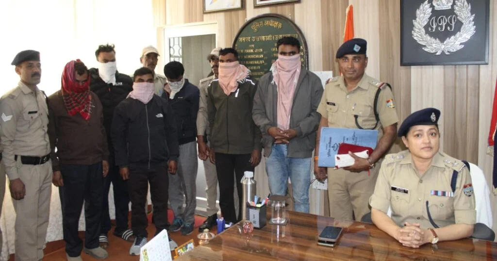 गंगोत्री धाम में श्रद्धालु से चोरी करने वाला गिरोह गिरफ्तार, हर्षिल बैरियर पर छह चोर दबोचे गए… गंगोत्री धाम में श्रद्धालु से चोरी करने वाला गिरोह गिरफ्तार, हर्षिल बैरियर पर छह चोर दबोचे गए…