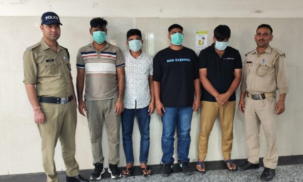 स्पा सेंटर की आड़ में चल रहे जिस्म फरोसी के धंधे का दून पुलिस ने किया पर्दाफाश