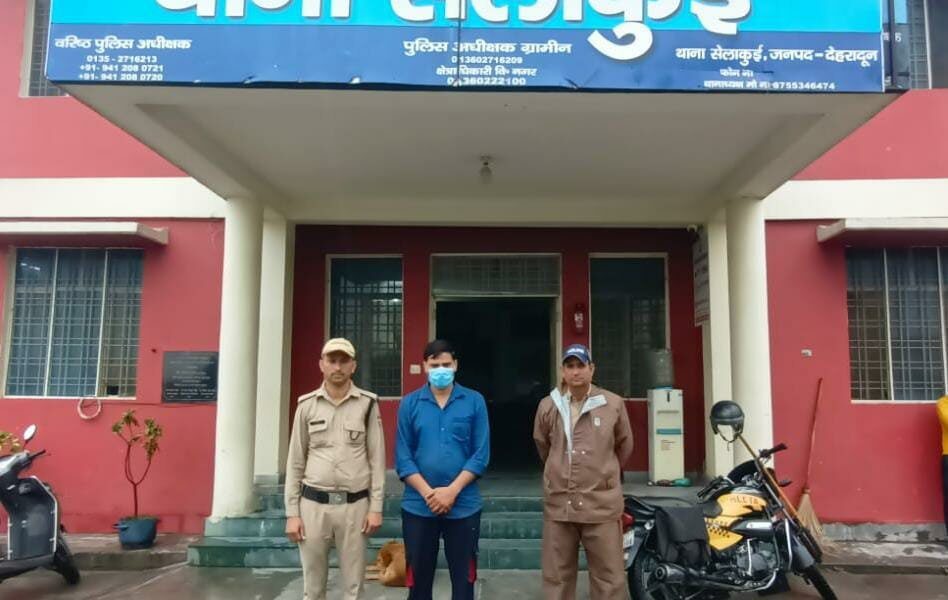स्कूली छात्रा की मौत के बाद वाहन चालक पर गैर इरादतन हत्या का केस दर्ज…