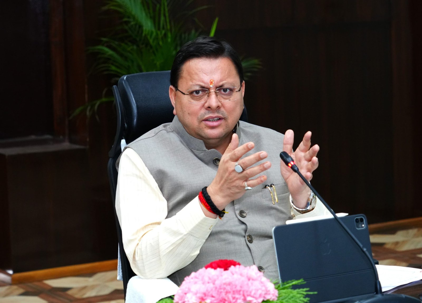 उत्तराखंड में भारी बारिश का अलर्ट, सीएम धामी की परीक्षार्थियों से अपील—”समय से पहले निकलें” उत्तराखंड में भारी बारिश का अलर्ट, सीएम धामी की परीक्षार्थियों से अपील—”समय से पहले निकलें”