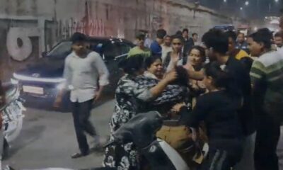 स्कूटी हटाने पर हुई जमकर मारपीट, महिलाओं द्वारा पीटी गई युवती का वीडियो वायरल |