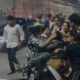 स्कूटी हटाने पर हुई जमकर मारपीट, महिलाओं द्वारा पीटी गई युवती का वीडियो वायरल |