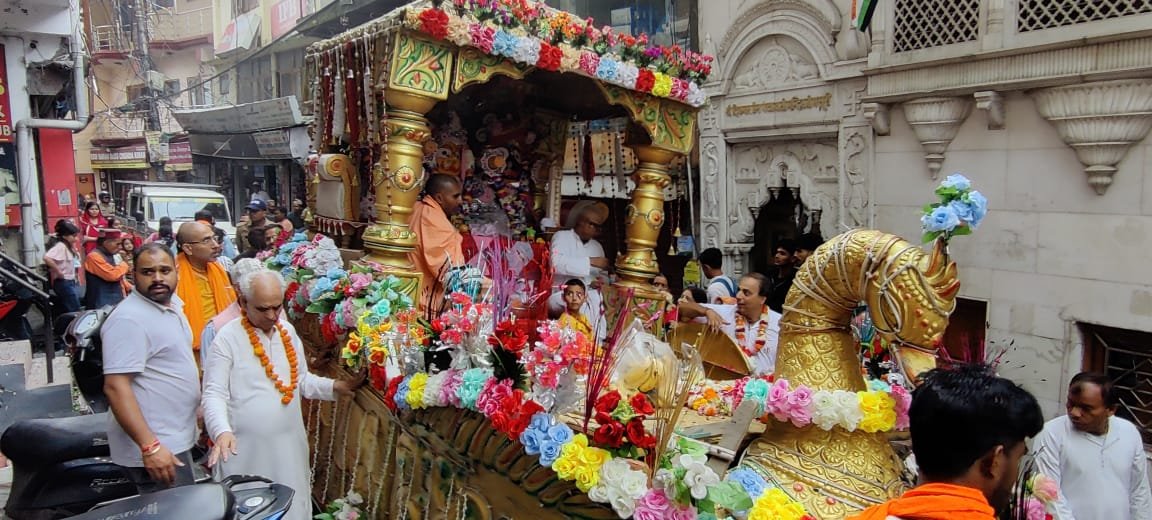 मसूरी में निकली भगवान जगन्नाथ की भव्य रथ यात्रा, जयकारों से गूंज उठी वादियां मसूरी में निकली भगवान जगन्नाथ की भव्य रथ यात्रा, जयकारों से गूंज उठी वादियां